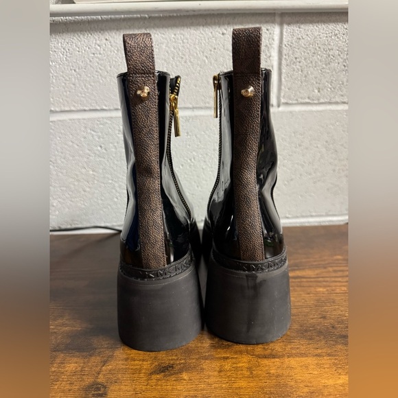 MICHAEL KORS Geller Patent Leather Rubber Wedge‎ Booties  black Size 7M - Picture 5 of 12